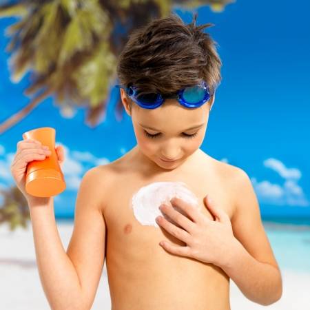 Sử dụng kem chống nắng cho trẻ em là một bước chăm sóc da hữu hiệu