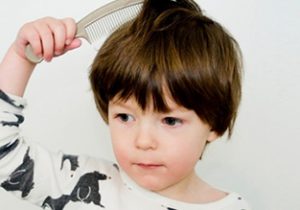 Làm thế nào để trị da đầu khô ở trẻ em?