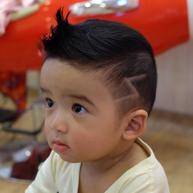 Gợi ý một số cách vuốt tạo kiểu tóc cho bé trai (P2)