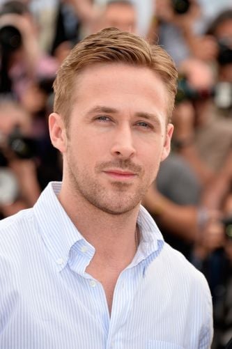 Diễn viên Ryan Gosling nhuộm tóc màu vàng nâu