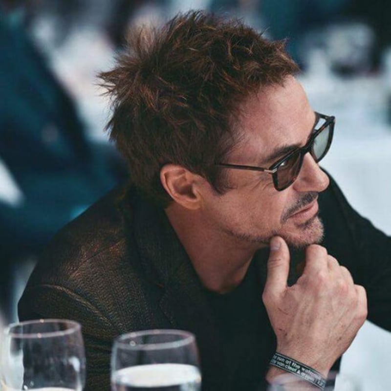 Với một người có cá tính mạnh như Robert Downey Jr. chắc chắn sẽ không thể nào bỏ qua được kiểu tóc chuẩn men này
