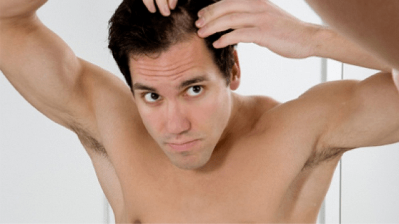 Tóc nam bết dính là điều khiến phái mạnh kém tự tin đi ít nhiều.