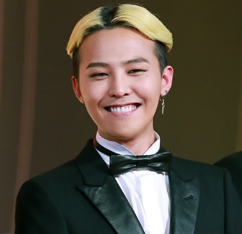 Kiểu tóc nam cá tính của G-Dragon có thêm gợi ý hay ho cho bạn diện chơi Tết.