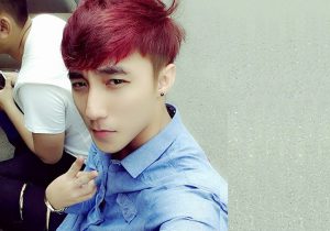 Nhuộm tóc màu đỏ tím như Sơn Tùng để thật đẹp trai đón Tết.