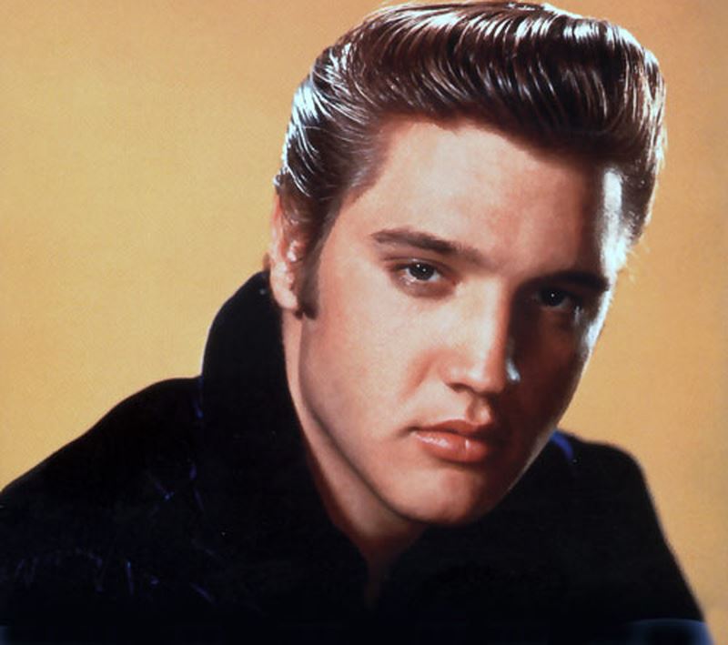 Ông vua nhạc Rock 'n Roll, Elvis Presley là người có công quảng bá kiểu tóc Quiff rộng rãi.