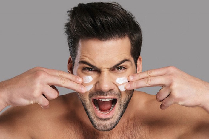 Làm sạch da mặt là bước ngăn ngừa mụn không thể thiếu